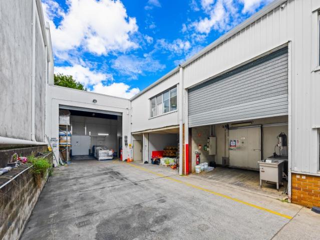 Warehouse for rent in Toombul, Queensland