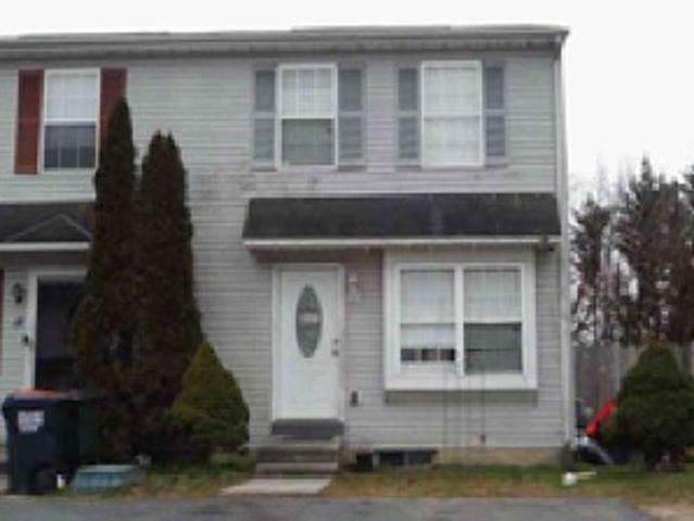 Townhouse for sale in Delaware