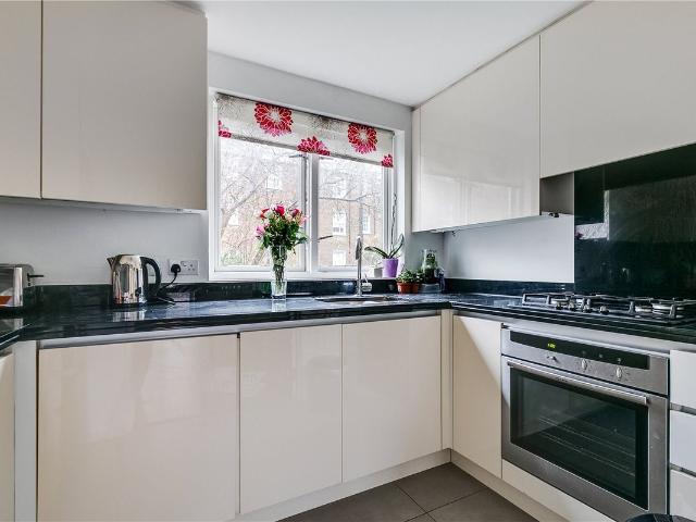 Apartment for rent in Highbury, Greater London