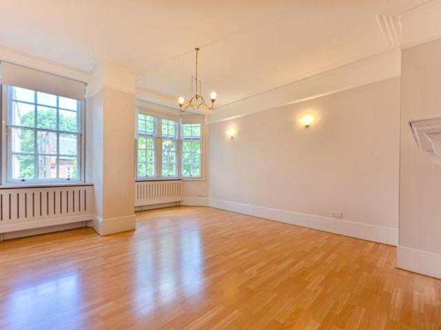 Apartment for rent in Earl's Court, Greater London