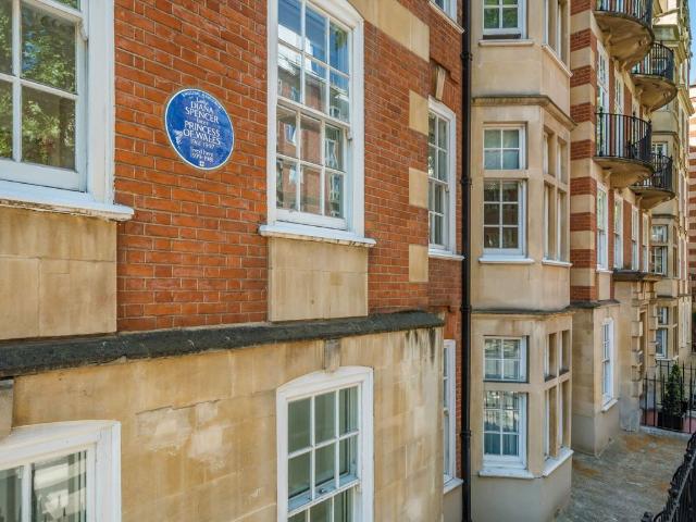 Apartment for rent in Earl's Court, Greater London