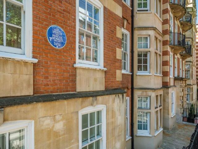 Apartment for rent in Earl's Court, Greater London