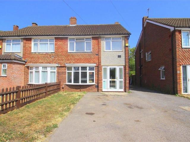 House for rent in Colnbrook with Poyle, Slough