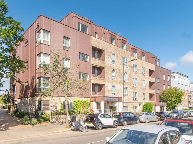 Apartment for rent in Dollis Hill, Greater London