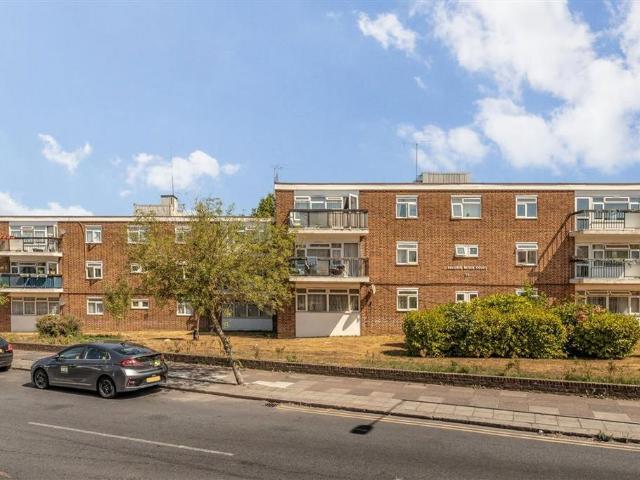 Apartment for rent in Dollis Hill, Greater London