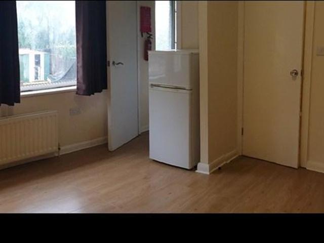 Apartment for rent in Dollis Hill, Greater London