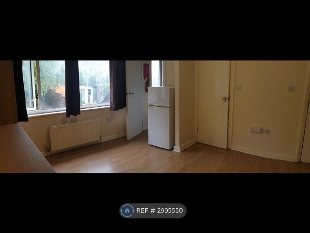 Studio for rent in Dollis Hill, Greater London