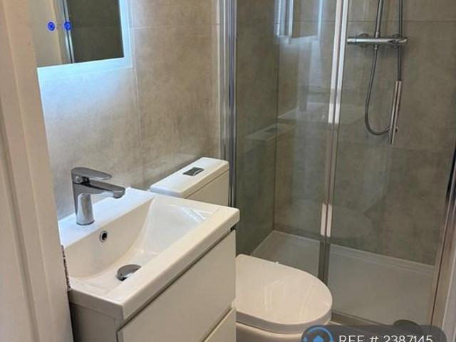 Apartment for rent in Brook Green, Greater London