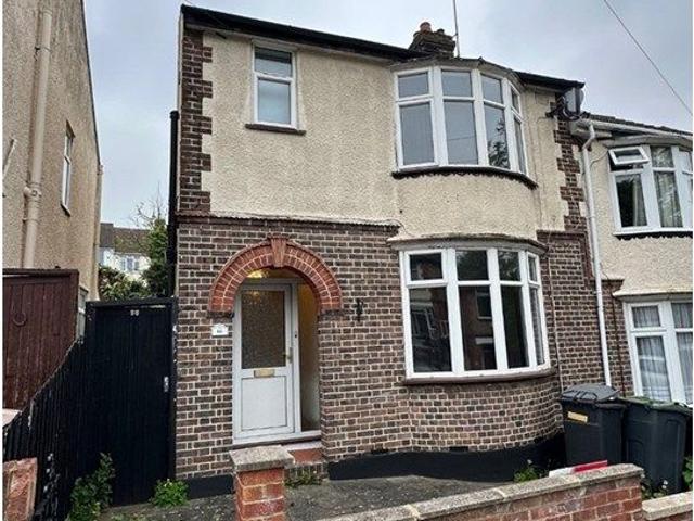 House for rent in Spring Park, Luton