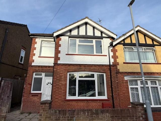 House for rent in Spring Park, Luton