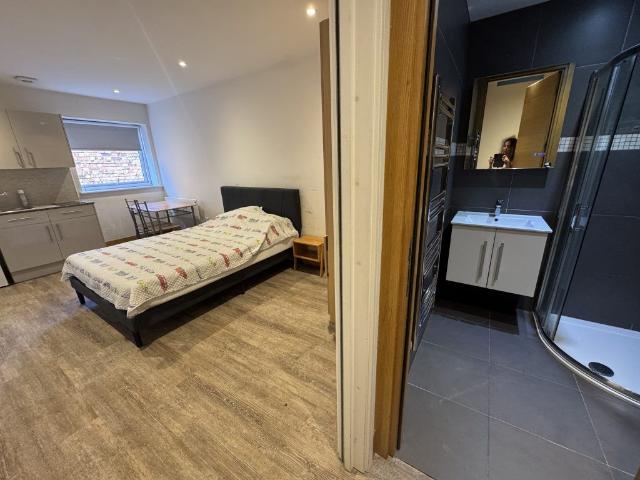 Studio for rent in Colindale, Greater London