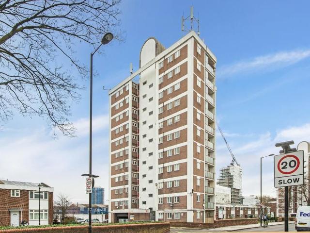 Apartment for rent in Beaufort Park, Greater London