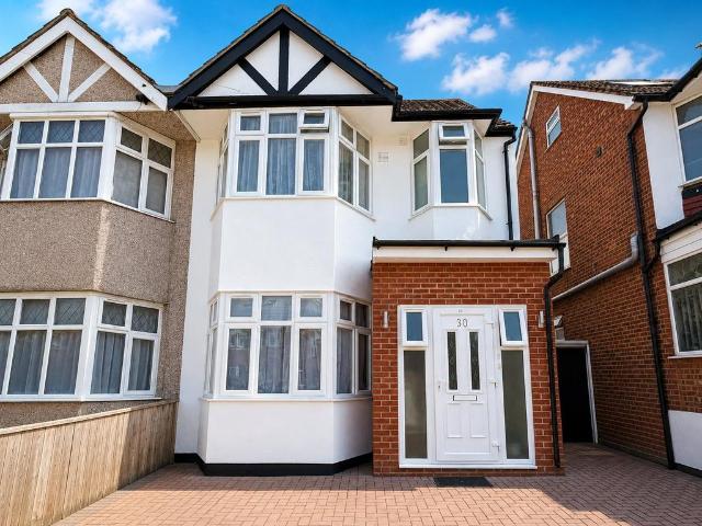 Apartment for rent in The Hyde, Greater London