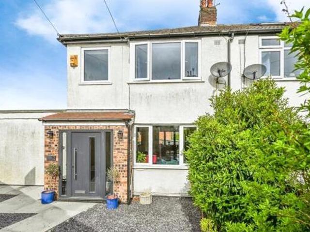 House for sale in Roby Mill, Lancashire
