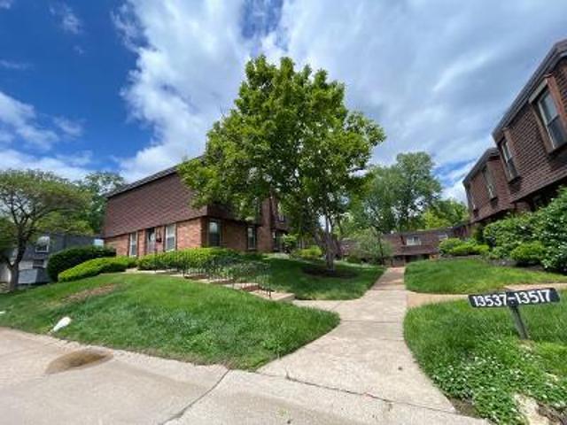 Condo for sale in Chesterfield, Missouri