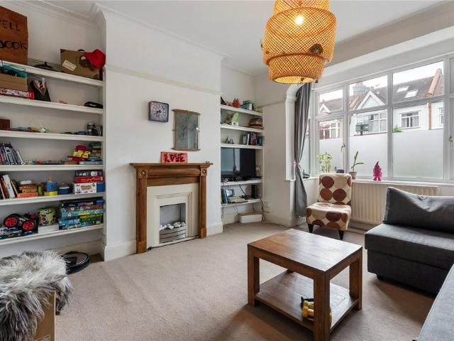 House for rent in Summerstown, Greater London