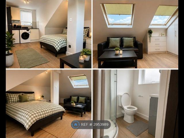 Studio for rent in Upper Edmonton, Greater London