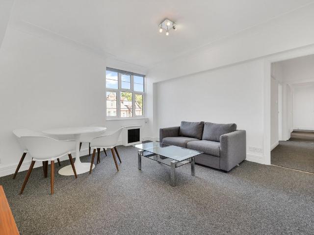 Apartment for rent in Swiss Cottage, Greater London