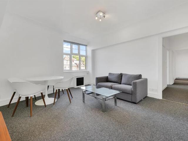 Apartment for rent in Chalk Farm, Greater London
