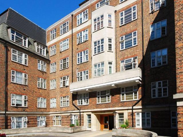 House for rent in Belsize Park, Greater London