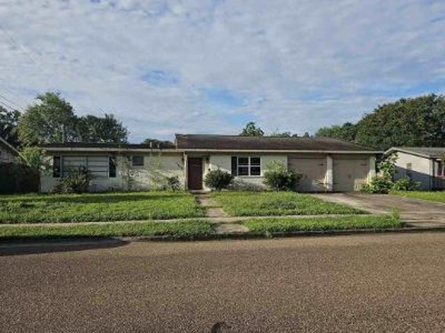 House for sale in Victoria House for sale in Victoria