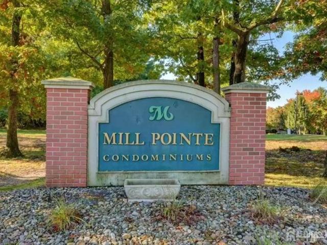 Condo for sale in Edison