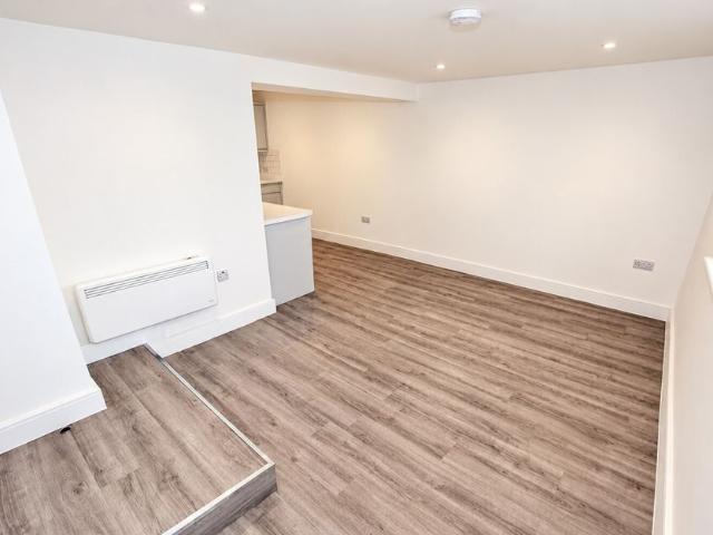 Apartment for rent in Bellevue, Southampton