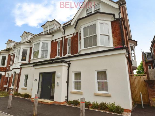 Apartment for rent in Bellevue, Southampton