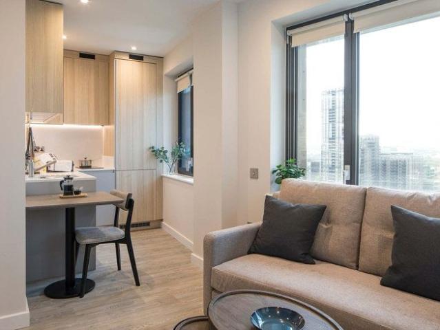 Studio for rent in London Borough of Croydon, Greater London