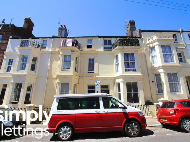 Studio for rent in Kemptown, Brighton & Hove