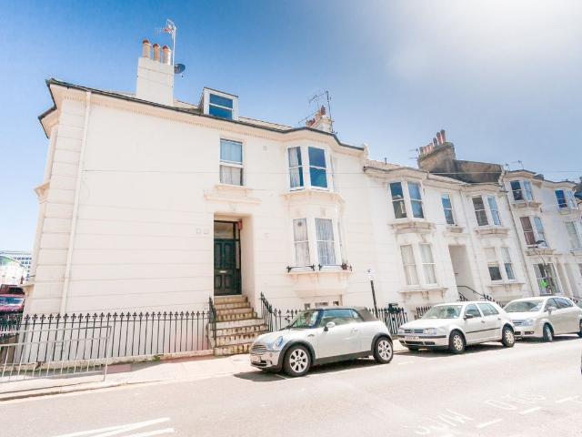 Studio for rent in Kemptown, Brighton & Hove