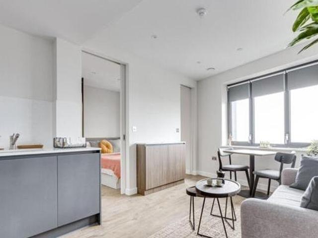 House for rent in Surrey, England