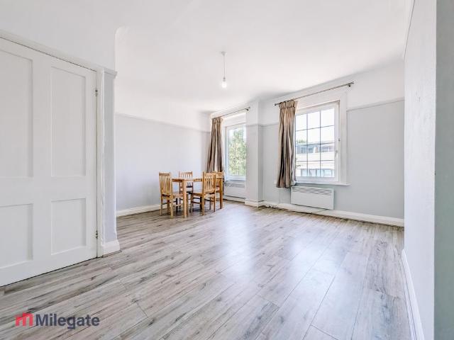 House for rent in Brondesbury, Greater London