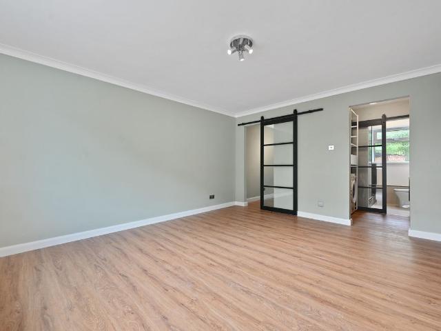 Studio for rent in St Albans, Five Acres