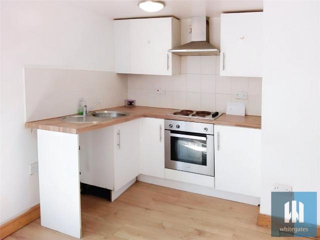 Studio for rent in Milnsbridge, Kirklees