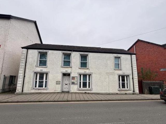 House for sale in Bank, Greater London