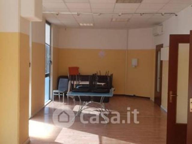 Ufficio in affitto a Collesalvetti, Toscana