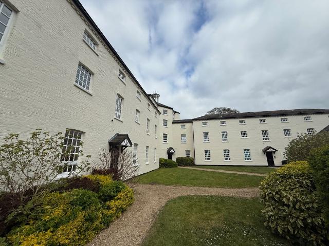 Apartment for rent in Kings Hill, East Hertfordshire