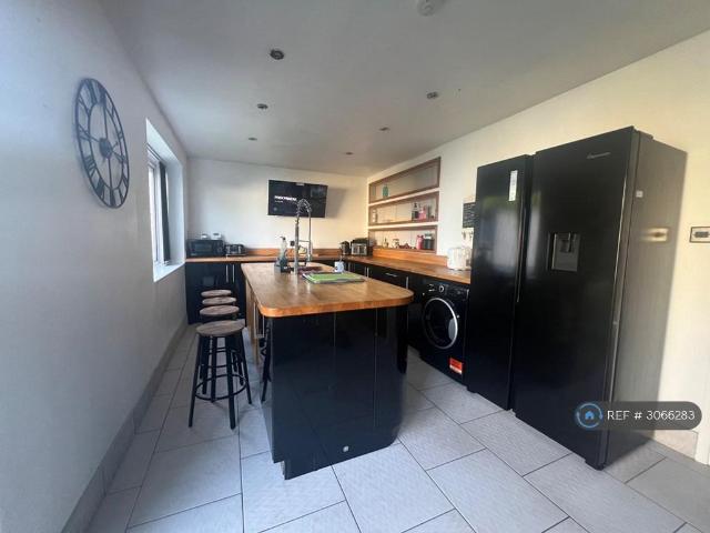 House for rent in Clifton, City of Nottingham