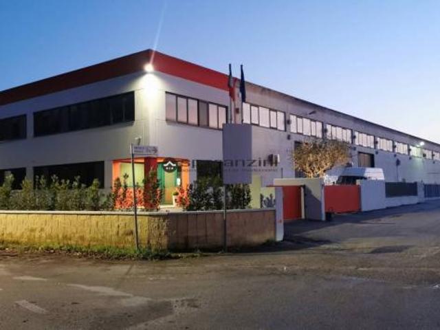 Capannone in vendita a Colli al Metauro, Marche