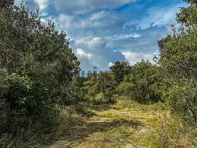 Terrain vente à Nîmes, Collias