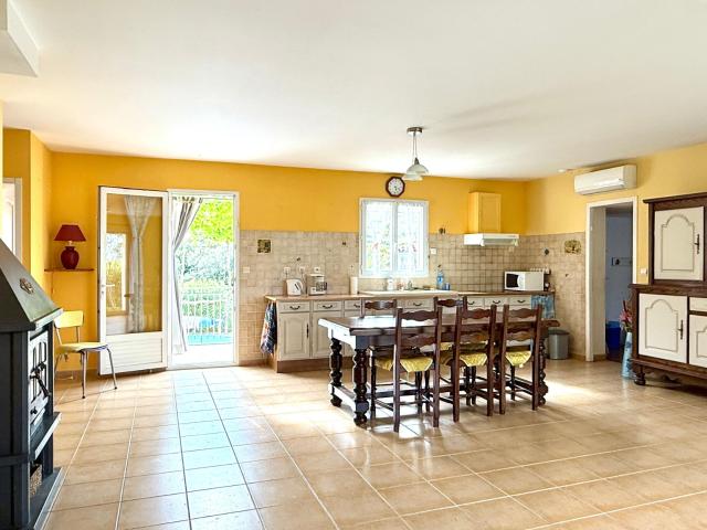 Maison vente à Nîmes, Collias