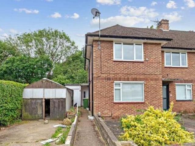 House for sale in Chessington