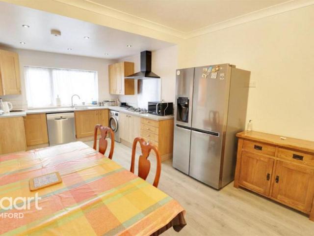 House for rent in London Borough of Havering, Greater London