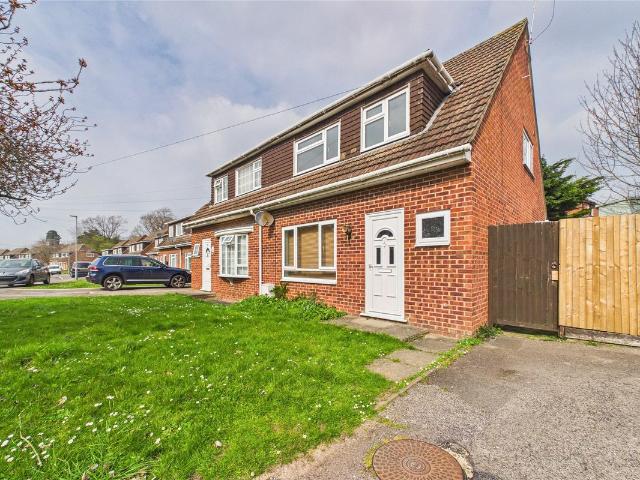 House for rent in Dee Park, Reading