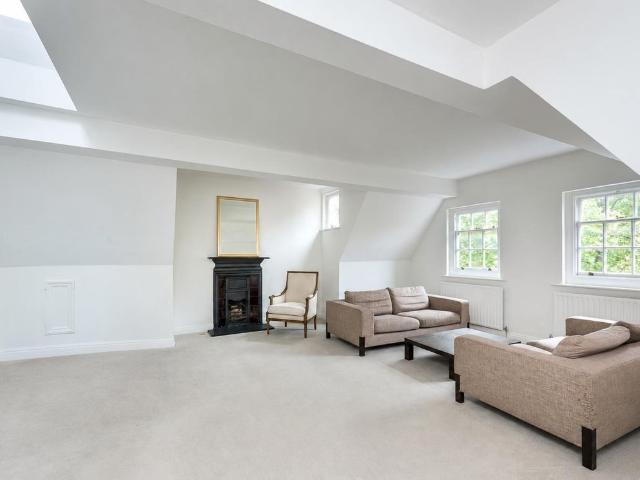 Apartment for rent in The Boltons, Greater London