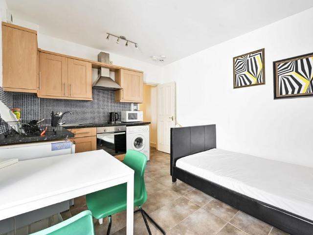 House for rent in Earl's Court, Greater London