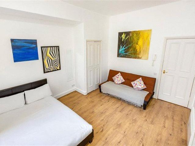 Studio for rent in Earl's Court, Greater London