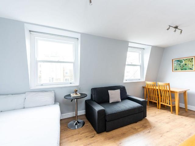 Studio for rent in Earl's Court, Greater London