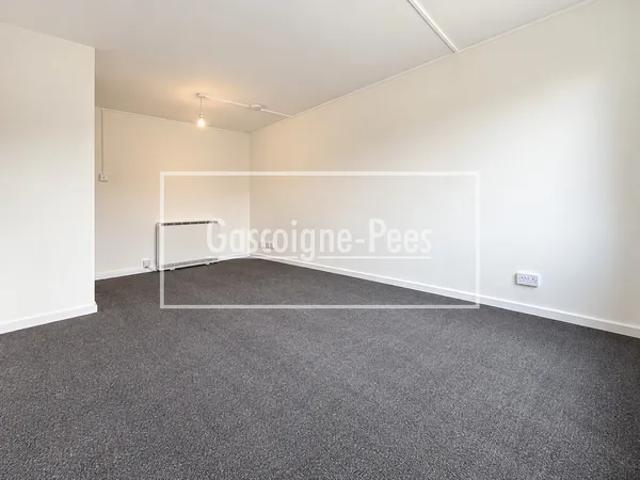 Apartment for rent in Boxgrove, Guildford